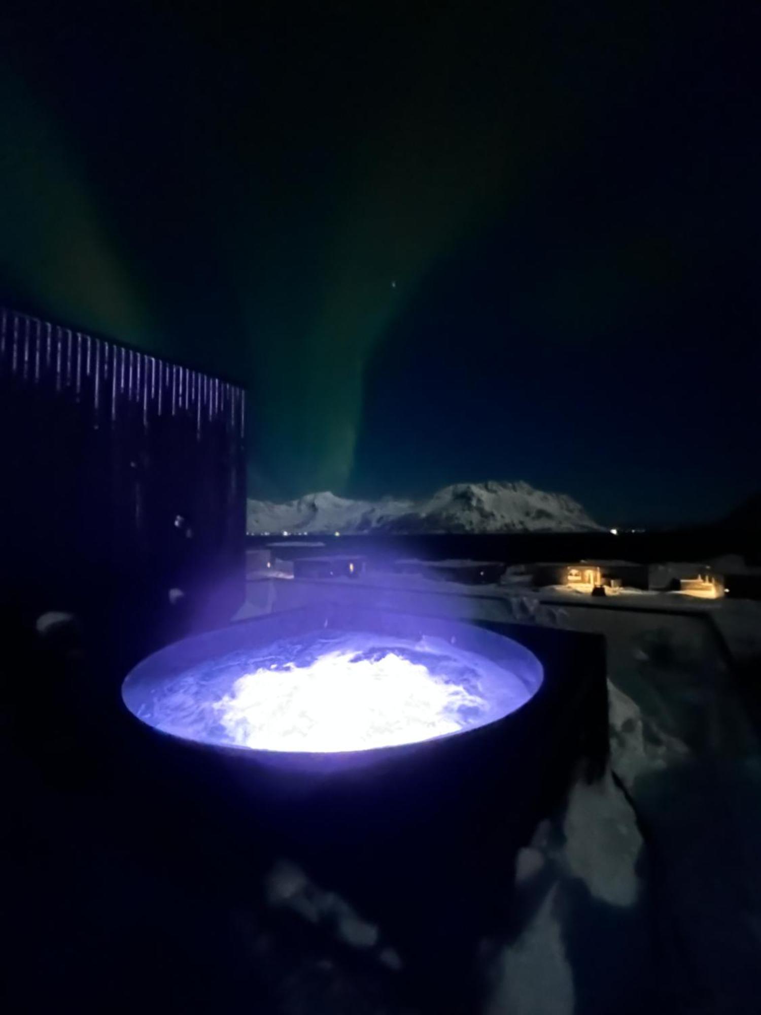 Hoda Cabin - Luxury Lodge With Jacuzzi And Sauna Lyngvaeret Exterior photo