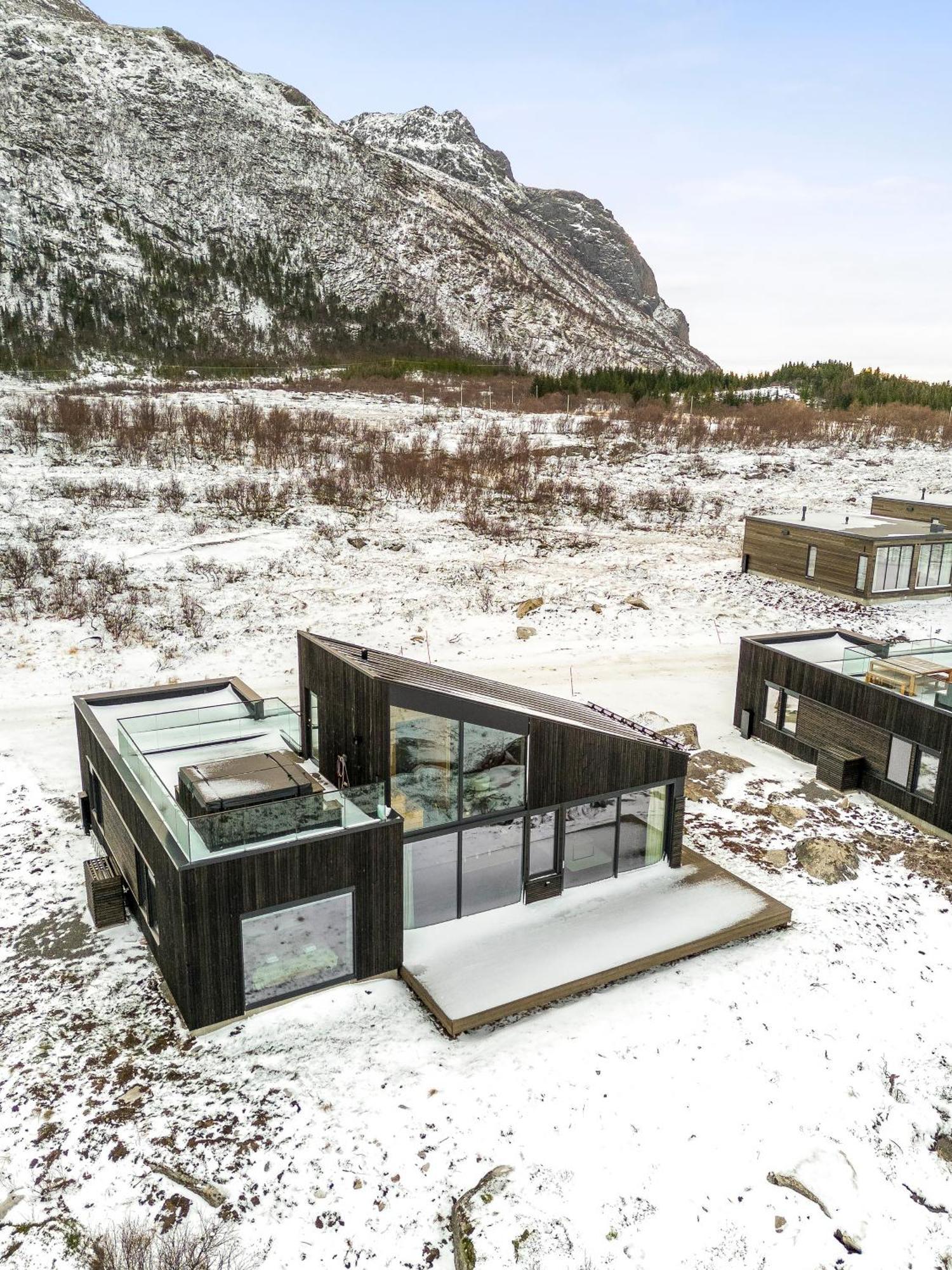Hoda Cabin - Luxury Lodge With Jacuzzi And Sauna Lyngvaeret Exterior photo